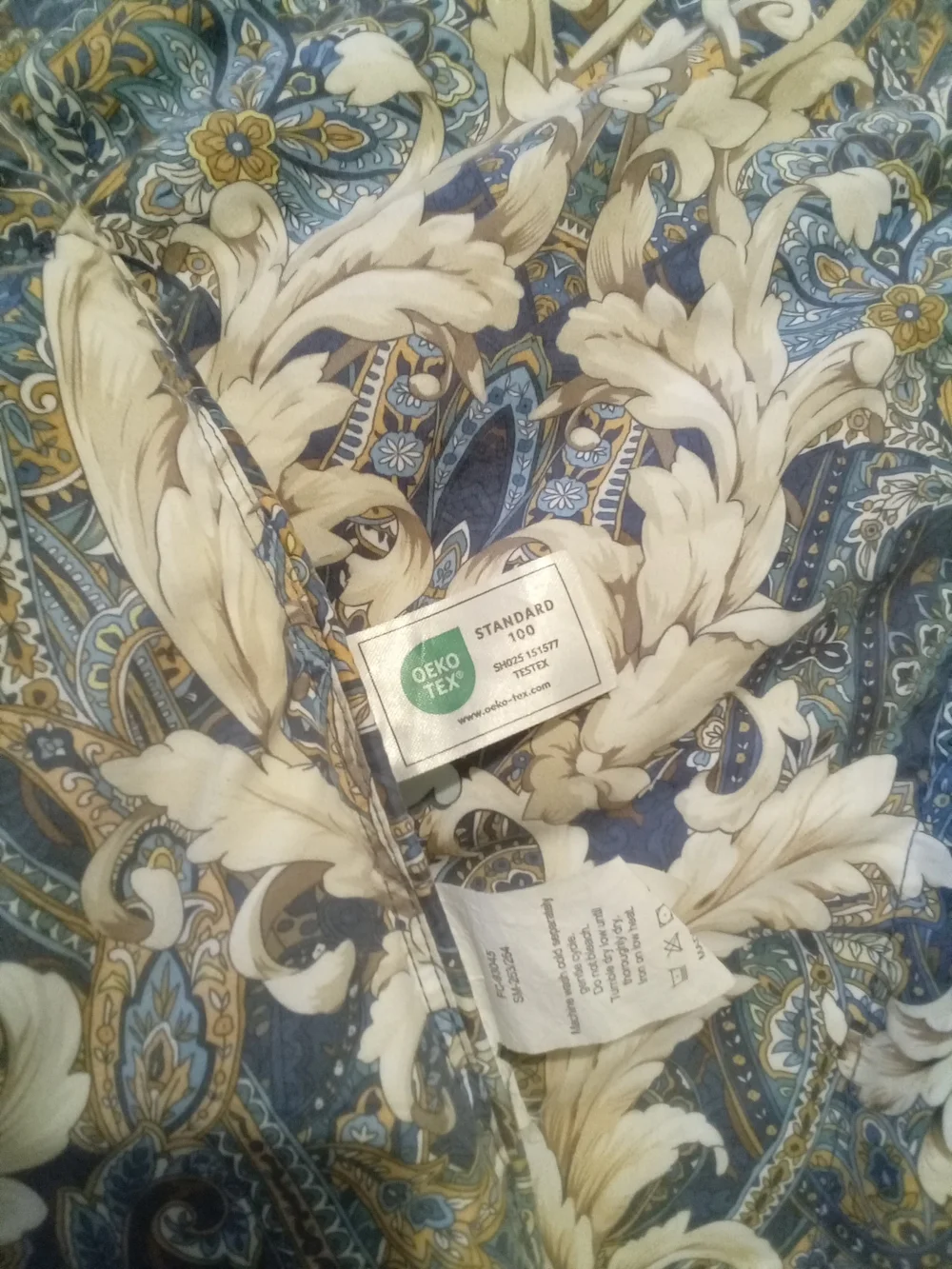 oeko-tex Standard 100 Paisley Comforter in Blue/Cream Tones King Sz. L 90